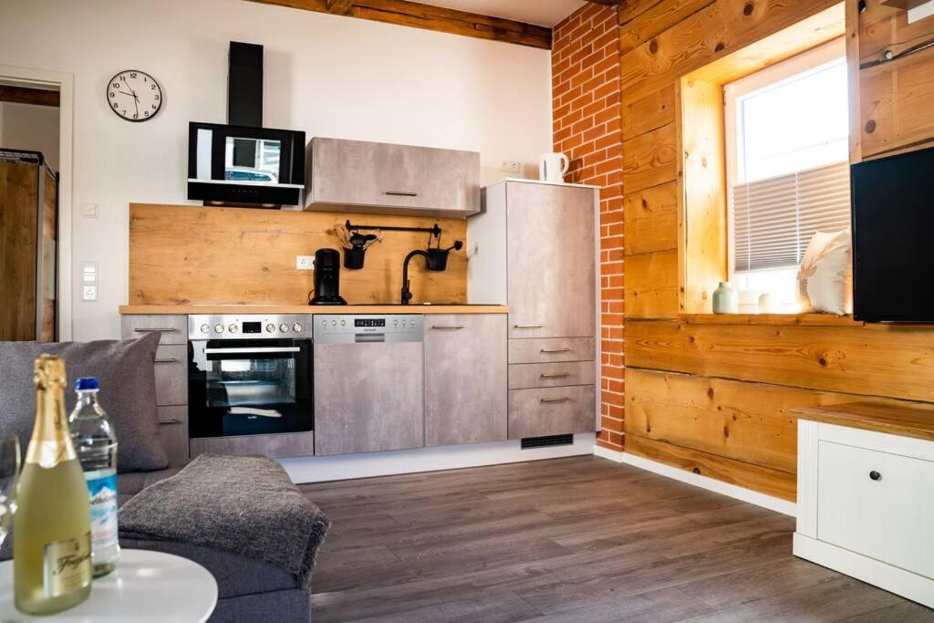 Neu Renoviertes Ferienhaus/Wohnunng Kleine Auszeit Sonnenbuhl Exterior photo